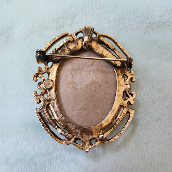 Vintage Needle Point Frame Brooch Yellow Floral Gold Antique Pin Embroidered - Picture 5 of 8